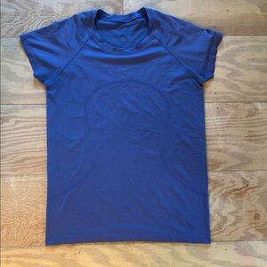 Lululemon Swiftly Tech Short-Sleeve (hip length)